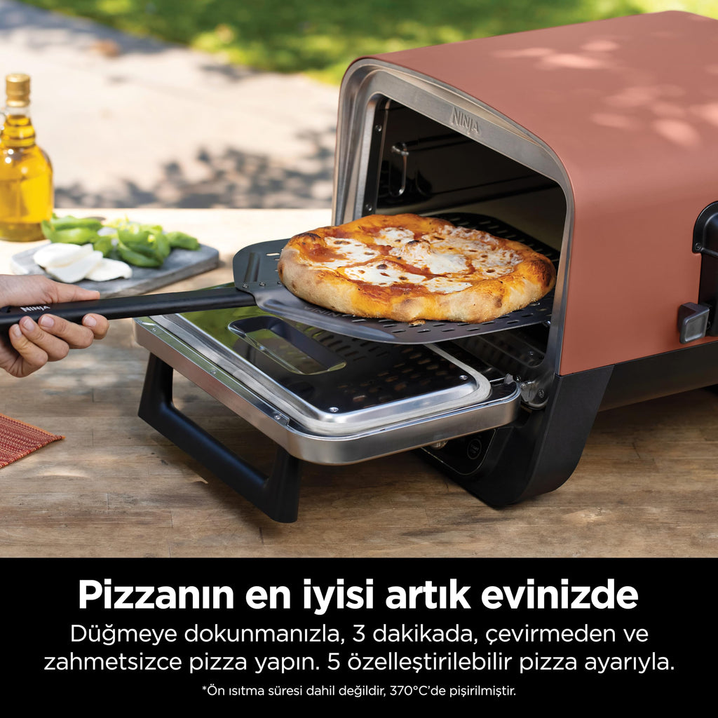 Ninja Woodfire Four à pizza extérieur électrique 8-en-1, rotissoire & fumoir barbecue avec grille, plaque pro-heat, pierre à pizza, granulés de bois et pelle, 6 réglages, orange foncé OO101EU