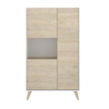Titre technique : Armoire en bois clair avec panneaux en chêne, design moderne et pieds en bois.